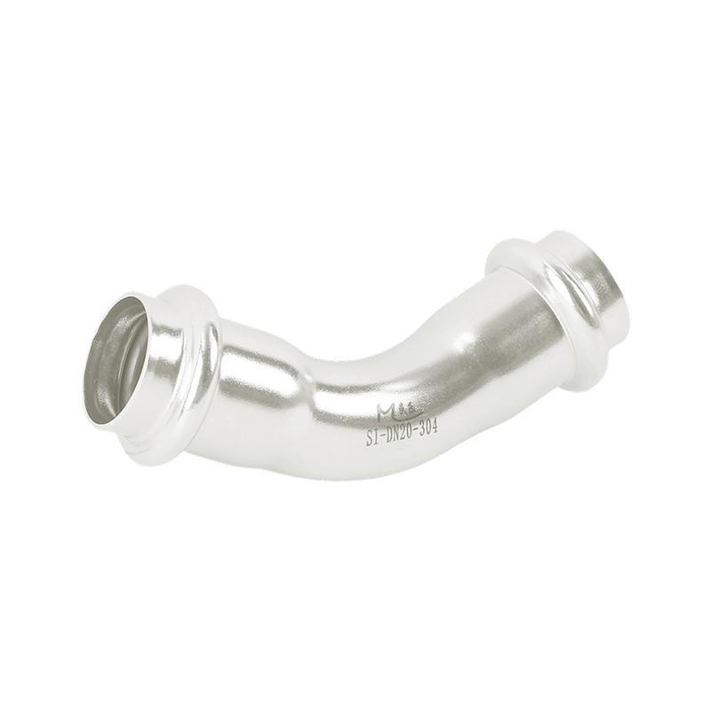 How does a 45° angle design optimize fluid delivery efficiency and pressure drop?